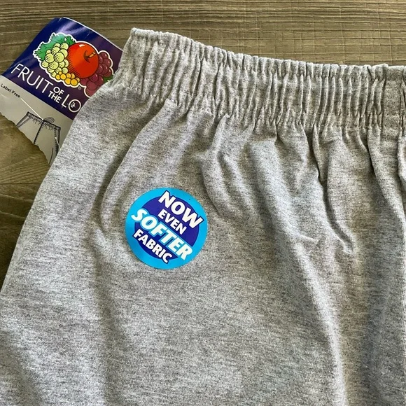 NWT Fruit of the Loom Jersey Shorts Men’s MEDIUM Grey Pockets Elastic Waist - Picture 10 of 10